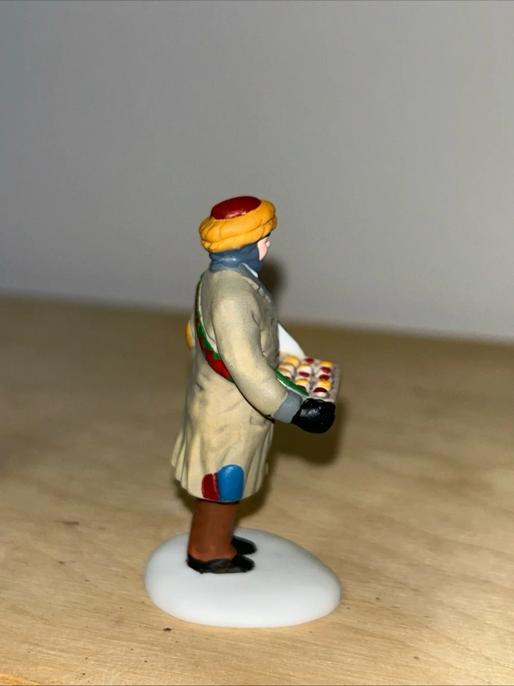 Dept 56 Dickens Village Village Street Peddlers Set of 2 #58041